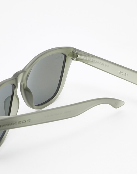 Lentes de sol Hawkers FROZEN GREY - SKY ONE