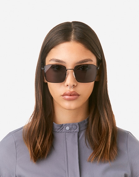 Sunglasses Hawkers IRIS - POLARIZED BLACK DARK