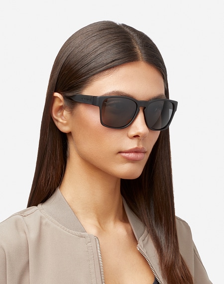 Sunglasses Hawkers CORE RAW - POLARIZED BLACK
