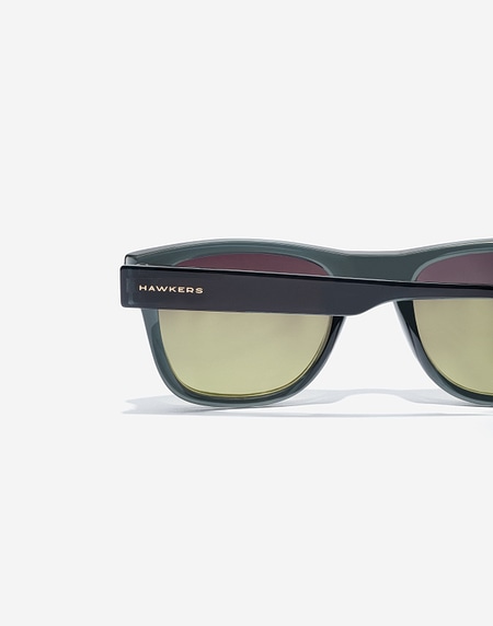 Sunglasses Hawkers TOX - CRYSTAL MOSS