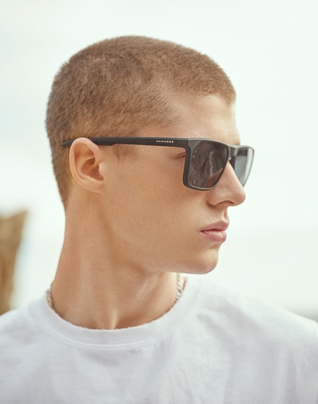 Sunglasses HAWKERS HORIZON - POLARIZED BLACK DARK