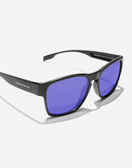 Lentes de sol Hawkers CORE RAW - POLARIZED BLACK SKY