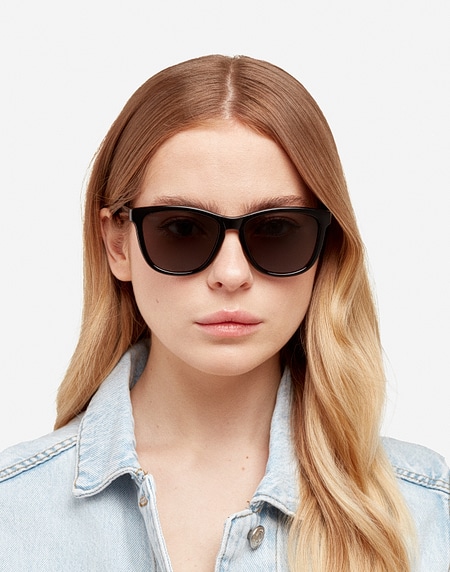 Sunglasses Hawkers DIAMOND BLACK - DARK ONE