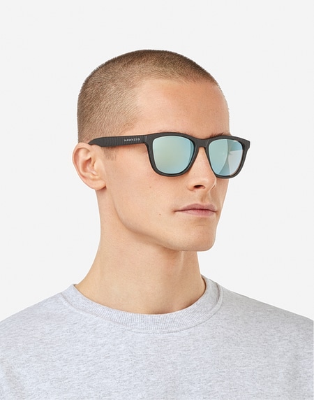 Sunglasses Hawkers ONE - POLARIZED CARBONO BLUE CHROME