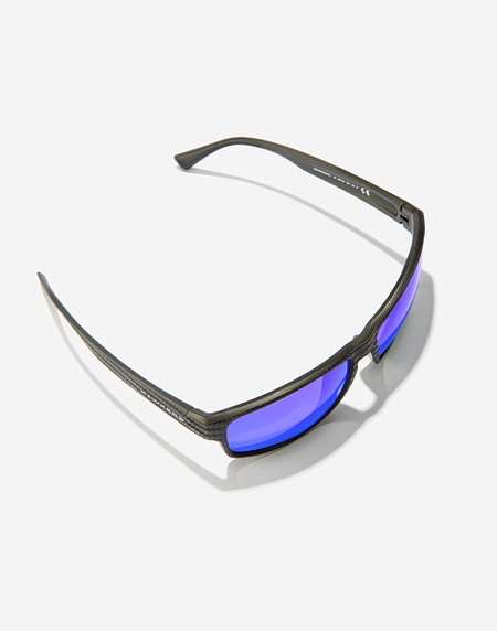 Sunglasses Hawkers FASTER RAW CARBON FIBER - BLACK SKY