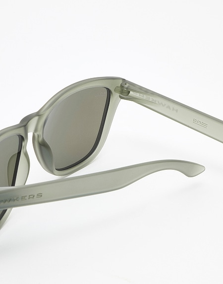 Sunglasses Hawkers FROZEN GREY - CLEAR BLUE ONE