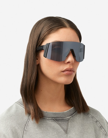 sports sunglasses Hawkers LYNX BIG - BLACK SMOKE FLASH