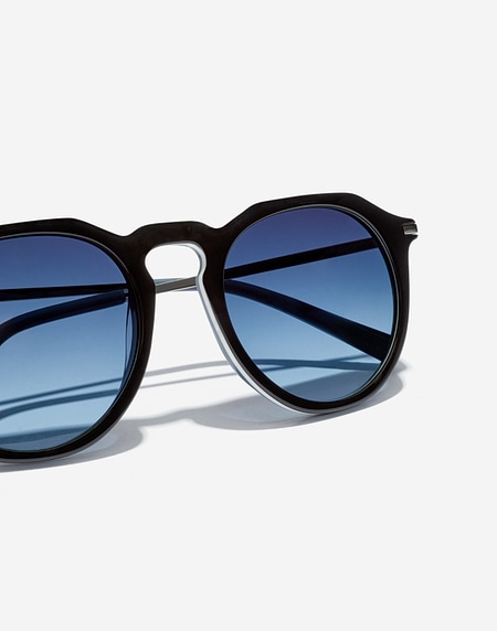Nos Lunettes de Soleil Hawkers WARWICK CROSSWALK - BLACK BLUE DENIM