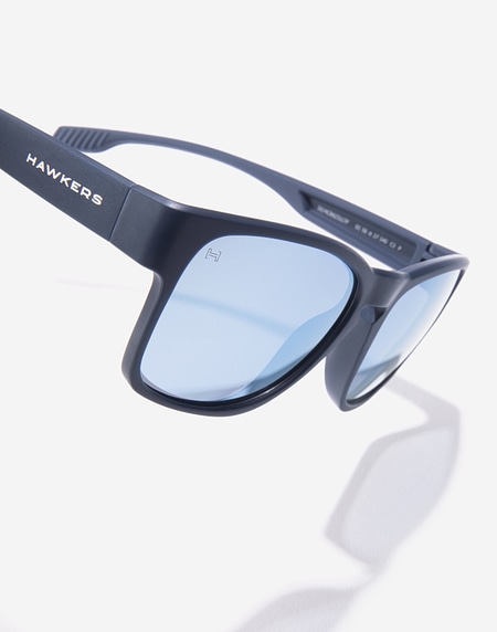 Nos Lunettes de Soleil Hawkers CORE RAW - POLARIZED NAVY BLUE CHROME