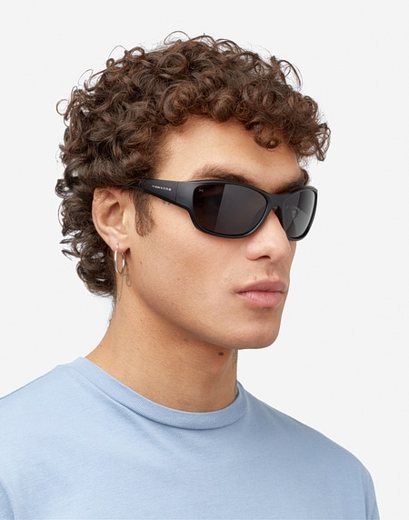 Sunglasses Hawkers RAVE - POLARIZED BLACK DARK
