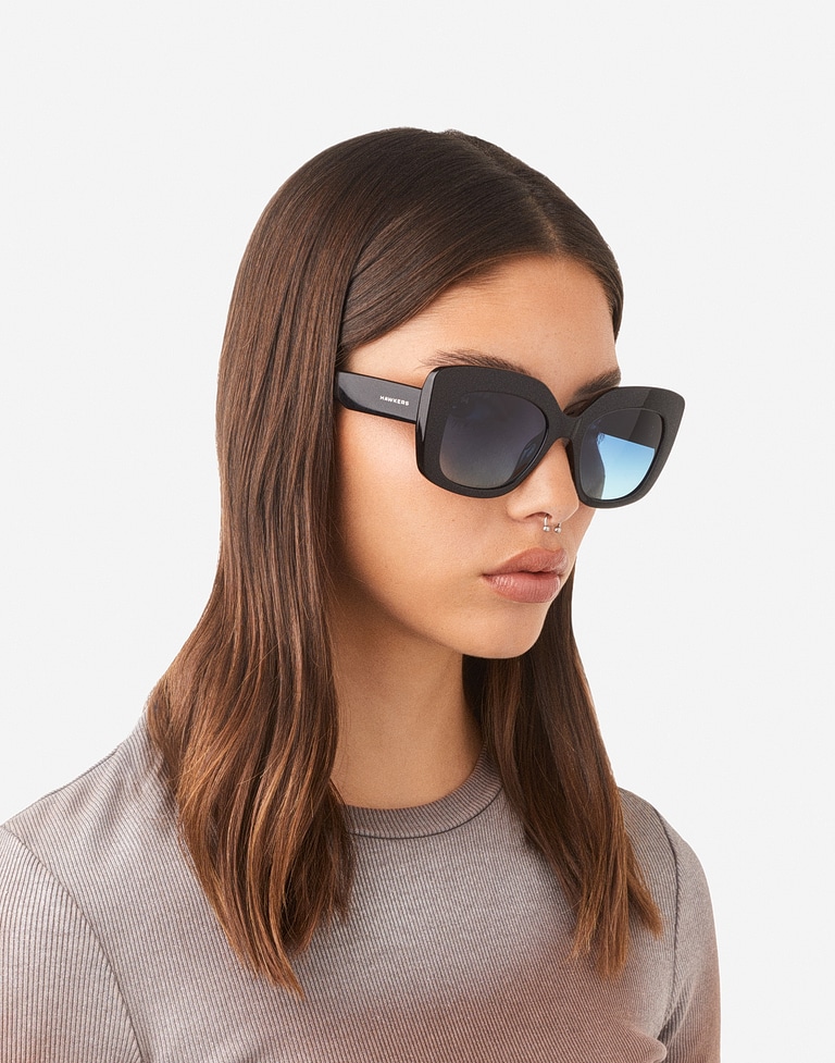 Sunglasses Hawkers TANGO - BLACK BLUE TO GREEN ECO