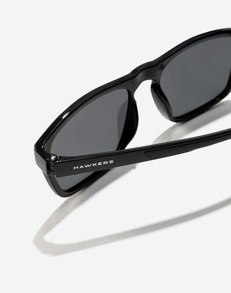 Occhiali da sole Hawkers LION - POLARIZED BLACK DARK