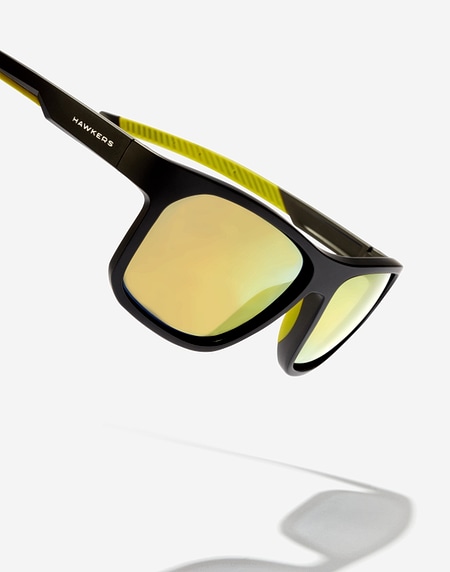 Sunglasses Hawkers COMANECI - POLARIZED BLACK MIRROR ACID