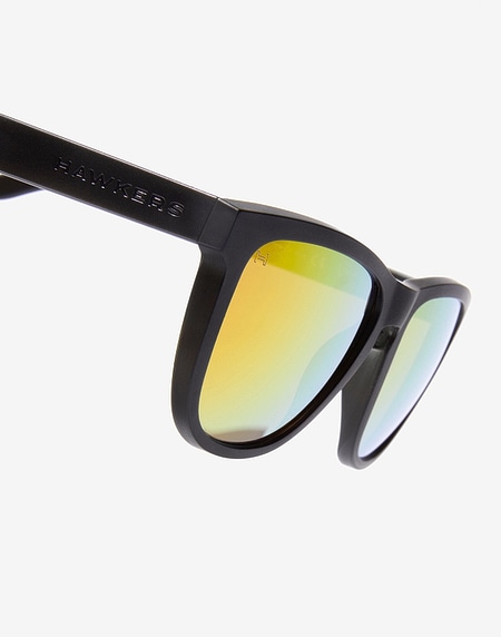 Sunglasses Hawkers ONE RAW - BLACK DAYLIGHT