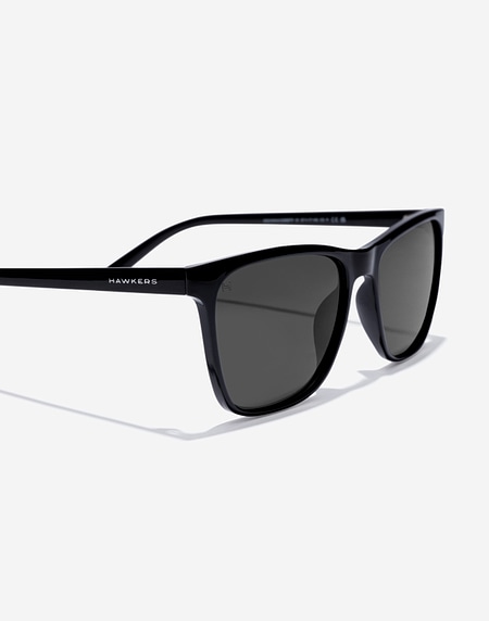 Γυαλιά ηλίου Hawkers WAVE - POLARIZED BLACK DARK