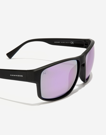 Sunglasses Hawkers FASTER RAW - BLACK LIGHT PURPLE