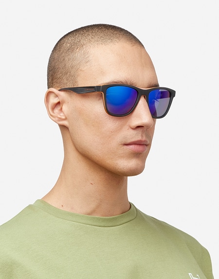 Nos Lunettes de Soleil Hawkers 42 SKY ONE SPORT