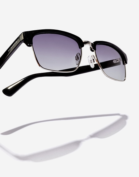 Sunglasses Hawkers CLASSIC VALMONT - POLARIZED BLACK GRADIENT