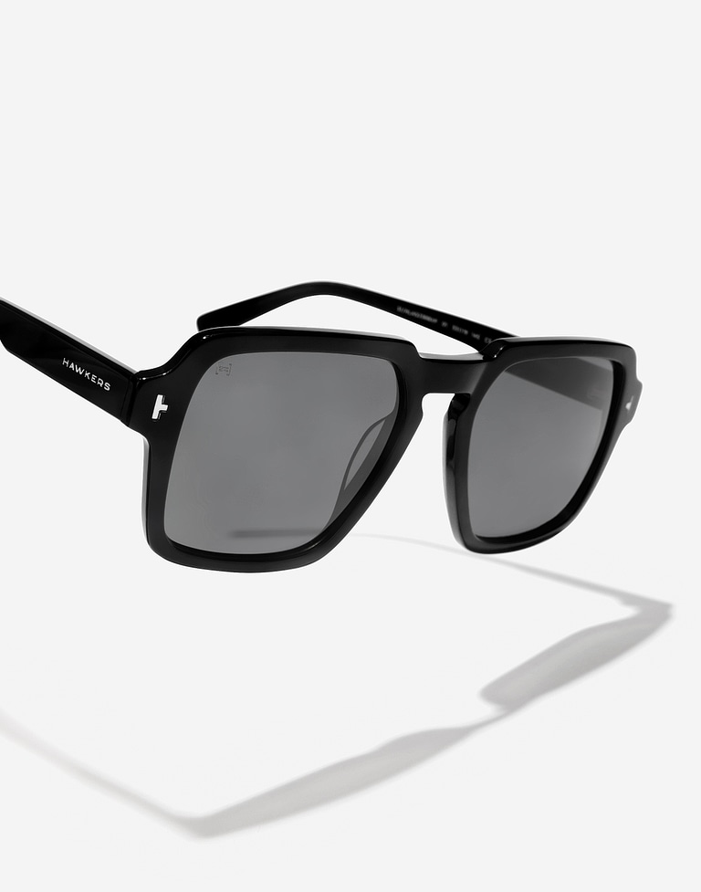 Sunglasses Hawkers LASH - POLARIZED BLACK DARK