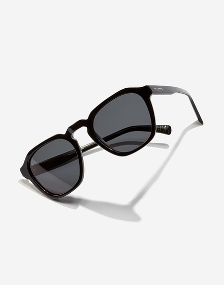 Sunglasses Hawkers BLACKJACK - POLARIZED BLACK DARK