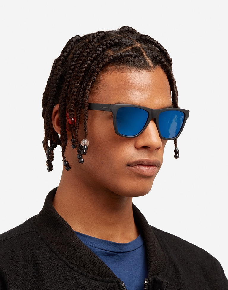 Sunglasses Hawkers ONE LS RAW - POLARIZED BLACK SLATE SKY