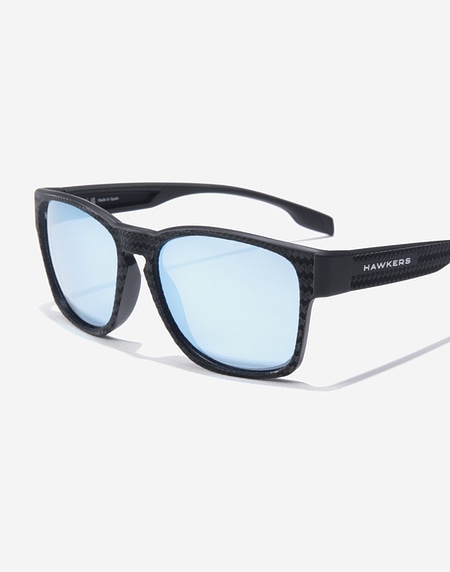 Sunglasses Hawkers CORE RAW CARBON FIBER - POLARIZED BLACK BLUE CHROME