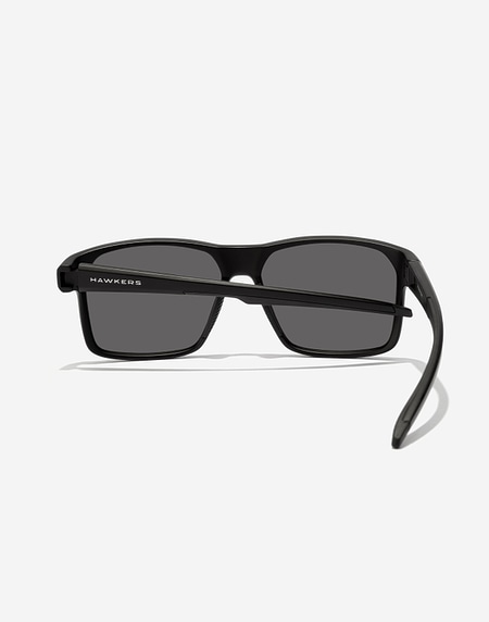 Lentes de sol Hawkers TRACK - POLARIZED BLACK DARK