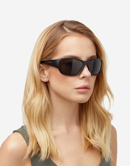 Sunglasses Hawkers RAVE - POLARIZED BLACK DARK