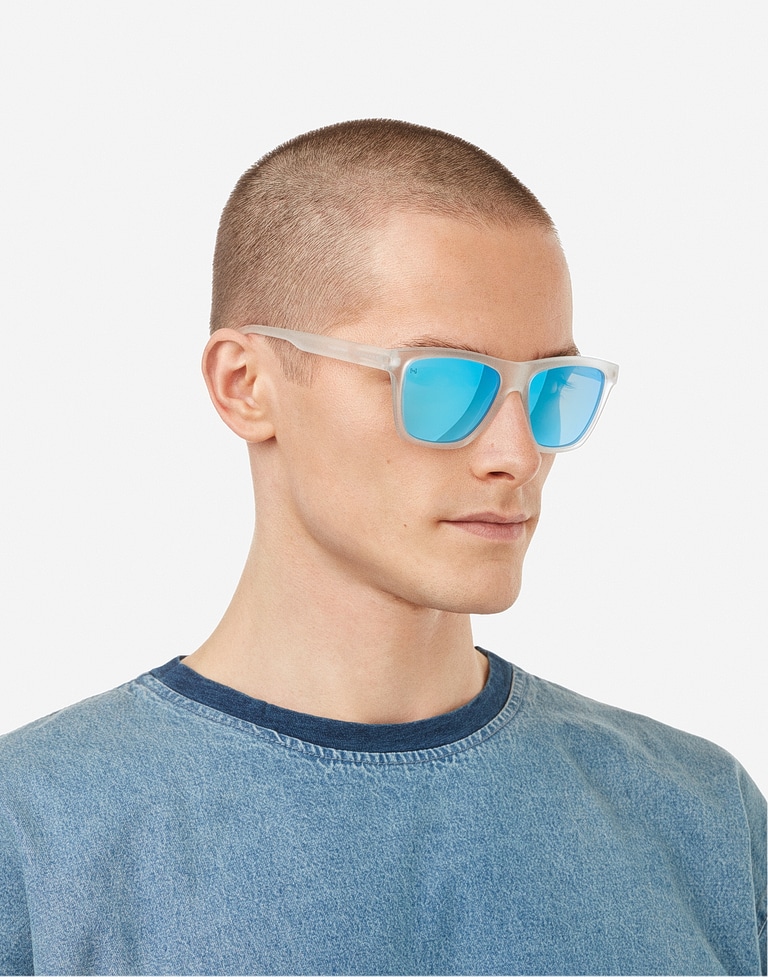 Nos Lunettes de Soleil Hawkers ONE LS RAW - POLARIZED AIR MATTE BLUE