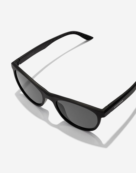 Sunglasses Hawkers TRAIL - POLARIZED BLACK DARK