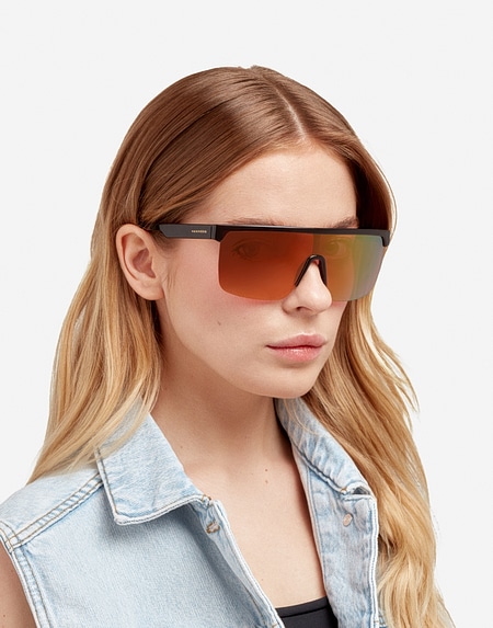 Nos Lunettes de Soleil Hawkers POLAR - CRYSTAL BLACK FUCSIA