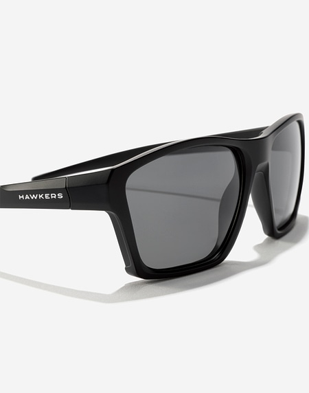 Sunglasses Hawkers SHARK - POLARIZED BLACK DARK