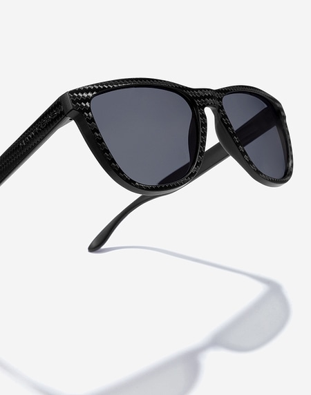 Lentes de sol Hawkers ONE RAW CARBON FIBER - POLARIZED DARK