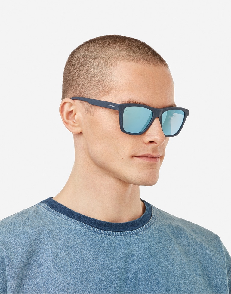 Sunglasses Hawkers ONE LS RAW - NAVY BLUE CHROME