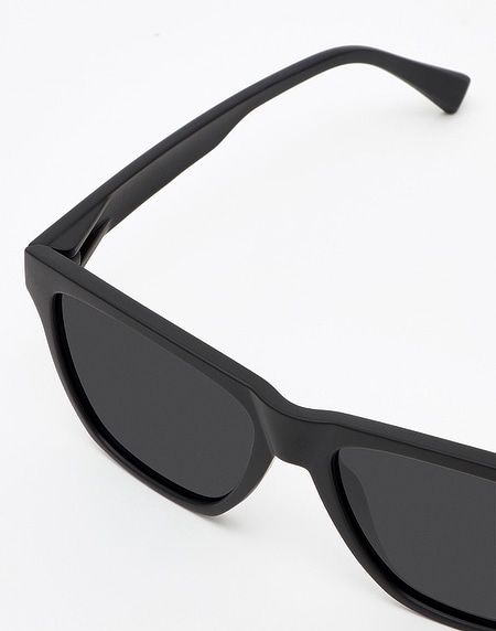 Sunglasses Hawkers POLARIZED CARBON BLACK - DARK ONE LS