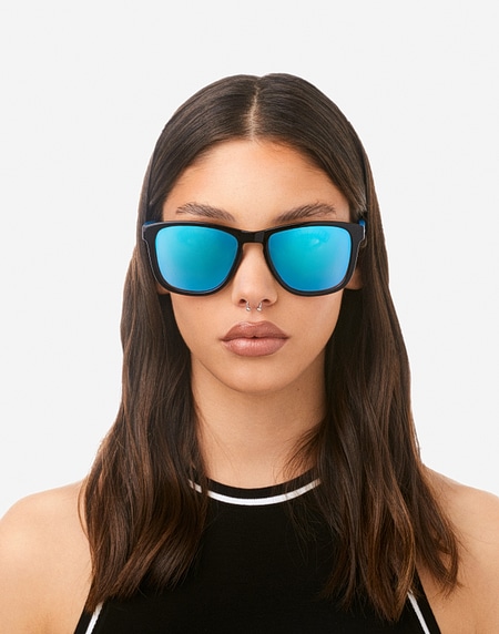 Sunglasses Hawkers ZHANNA - POLARIZED BLACK CLEAR BLUE