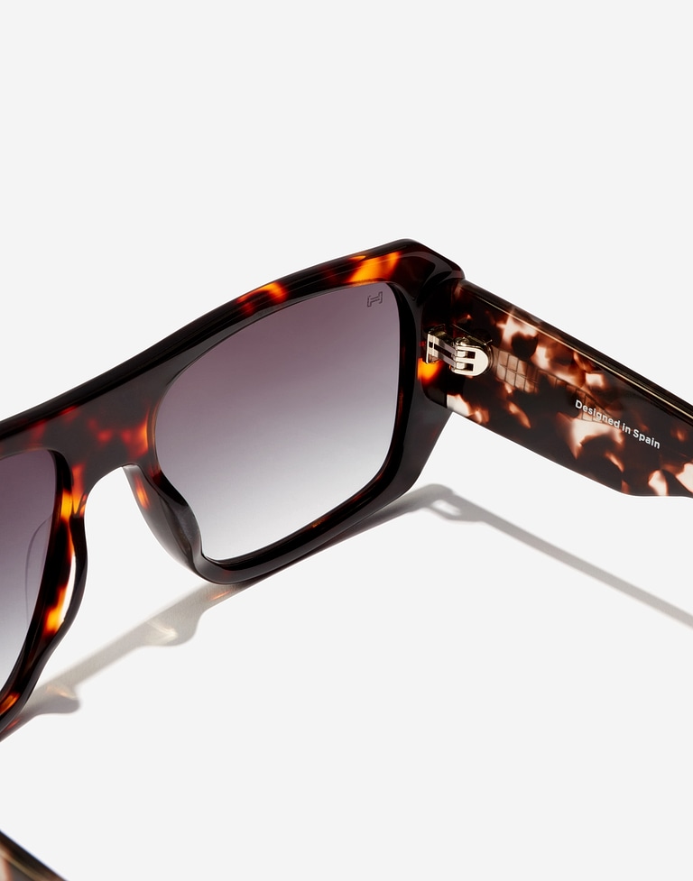 Sunglasses Hawkers HELL - BROWN CAREY IRON