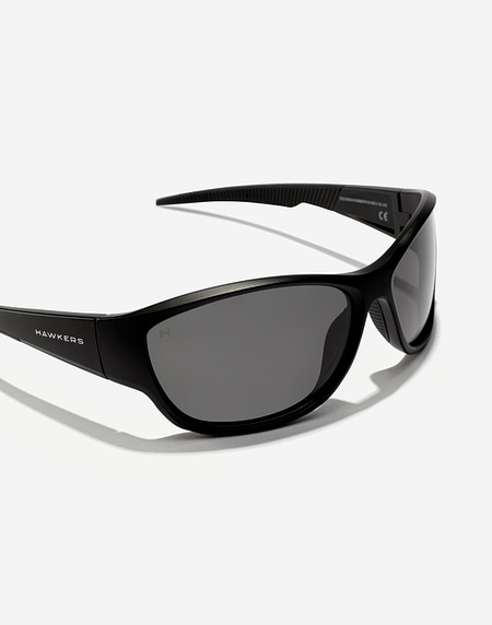 Sunglasses Hawkers RAVE - POLARIZED BLACK DARK