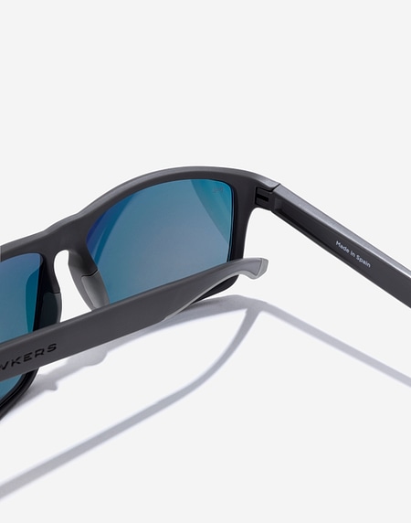 Gafas de sol HAWKERS FASTER SPORT RAW - URBAN GREY RUBY