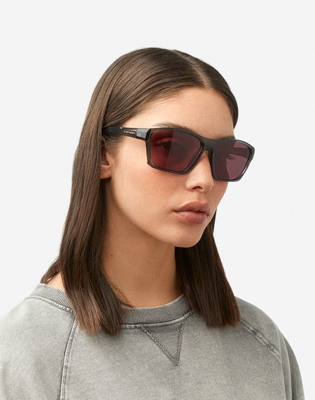 Sunglasses Hawkers SHARK - BLACK GRAPE