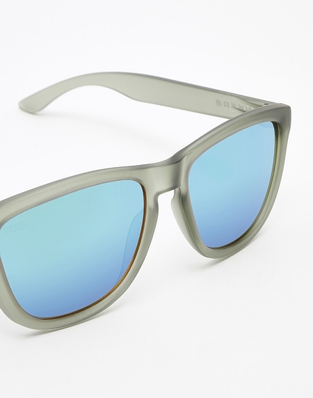 Sunglasses Hawkers FROZEN GREY - CLEAR BLUE ONE