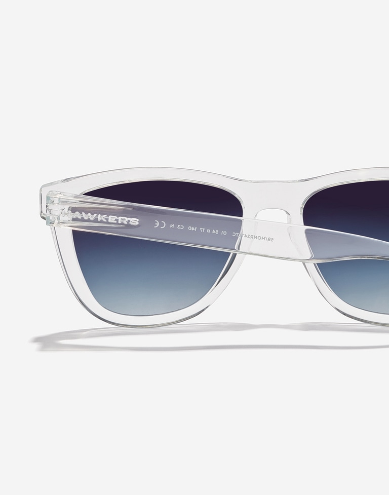 Nos Lunettes de Soleil Hawkers ONE RAW - TRANSPARENT INDIGO