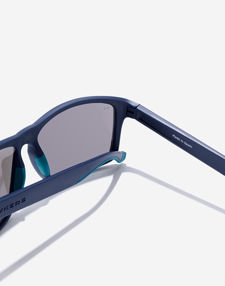 Nos Lunettes de Soleil HAWKERS FASTER SPORT RAW - NAVY BLUE CHROME