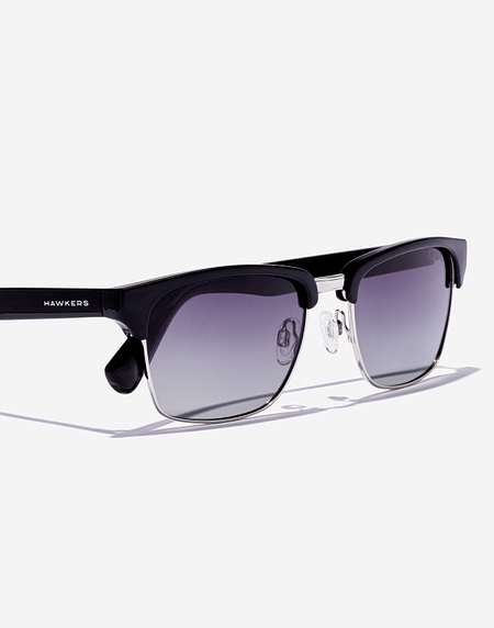 Sunglasses Hawkers CLASSIC VALMONT - POLARIZED BLACK GRADIENT
