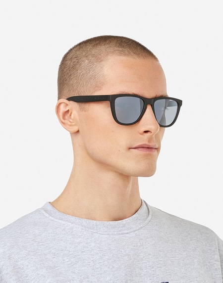 Sunglasses Hawkers ONE RAW - POLARIZED BLACK CHROME