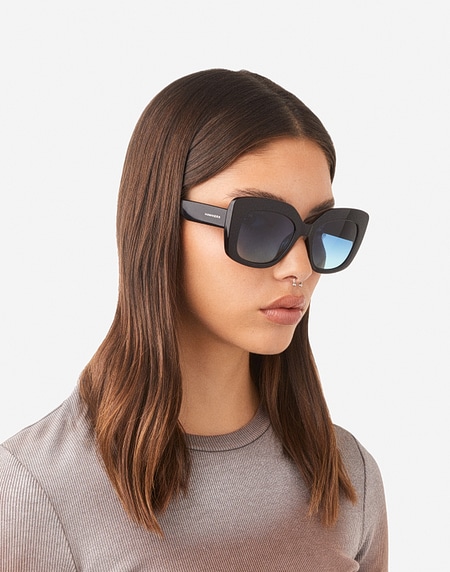 Sunglasses Hawkers TANGO - BLACK BLUE TO GREEN ECO