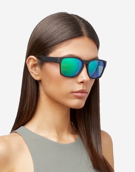Sunglasses Hawkers CORE RAW - POLARIZED EMERALD