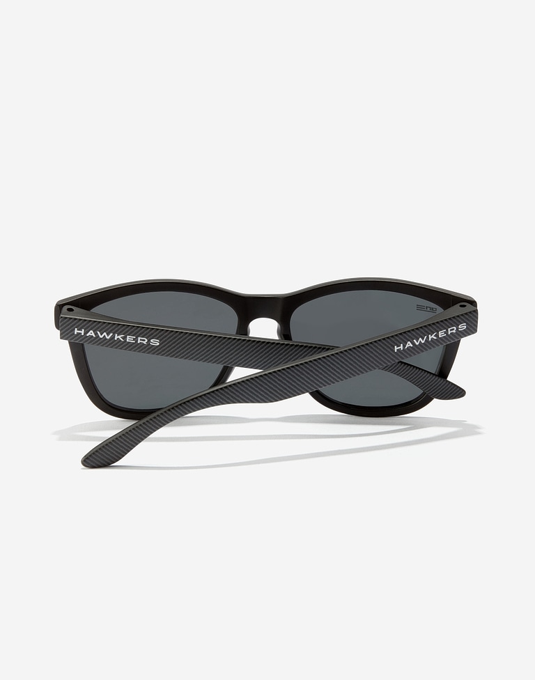 Nos Lunettes de Soleil Hawkers ONE - POLARIZED CARBONO DARK