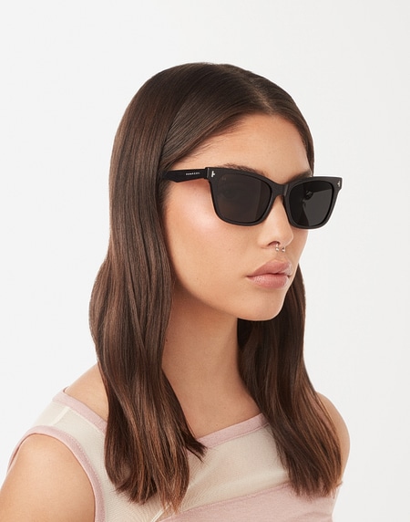 Sunglasses Hawkers MAZE - POLARIZED BLACK DARK