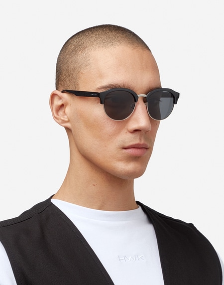 Sunglasses Hawkers CLASSIC ROUNDED - POLARIZED BLACK
